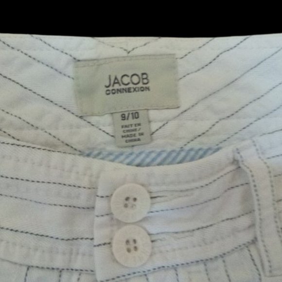 --- White Low Waiste / Low Rise White Shorts Size 9 10 - Picture 2 of 3